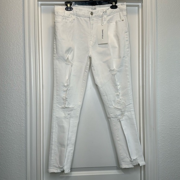 Frame Le high Straight‎ distressed denim in white size 32 New with Tags!